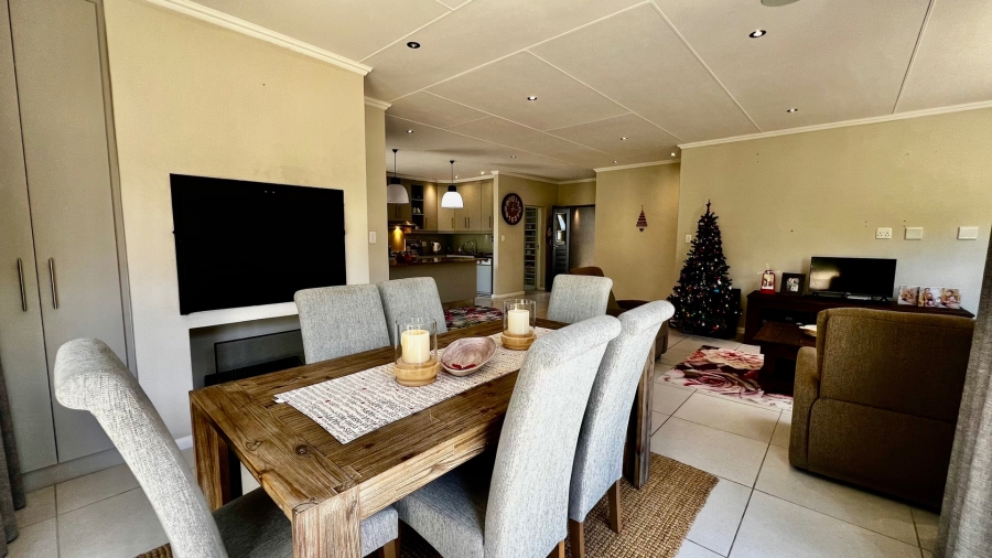 3 Bedroom Property for Sale in Earls Court Lifestyle Estate Western Cape
